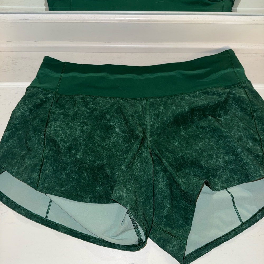 Lululemon Athletica speed up everglade green